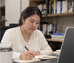 학원 수업 뒤 자료 읽기